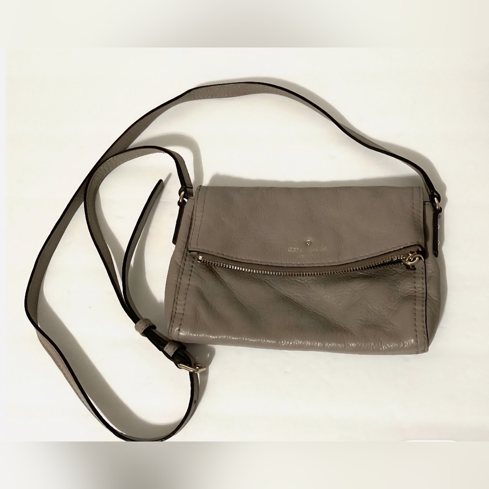 KATE SPADE NY | Pebbled Leather Crossbody | Taupe | Zip & Magnetic Closure